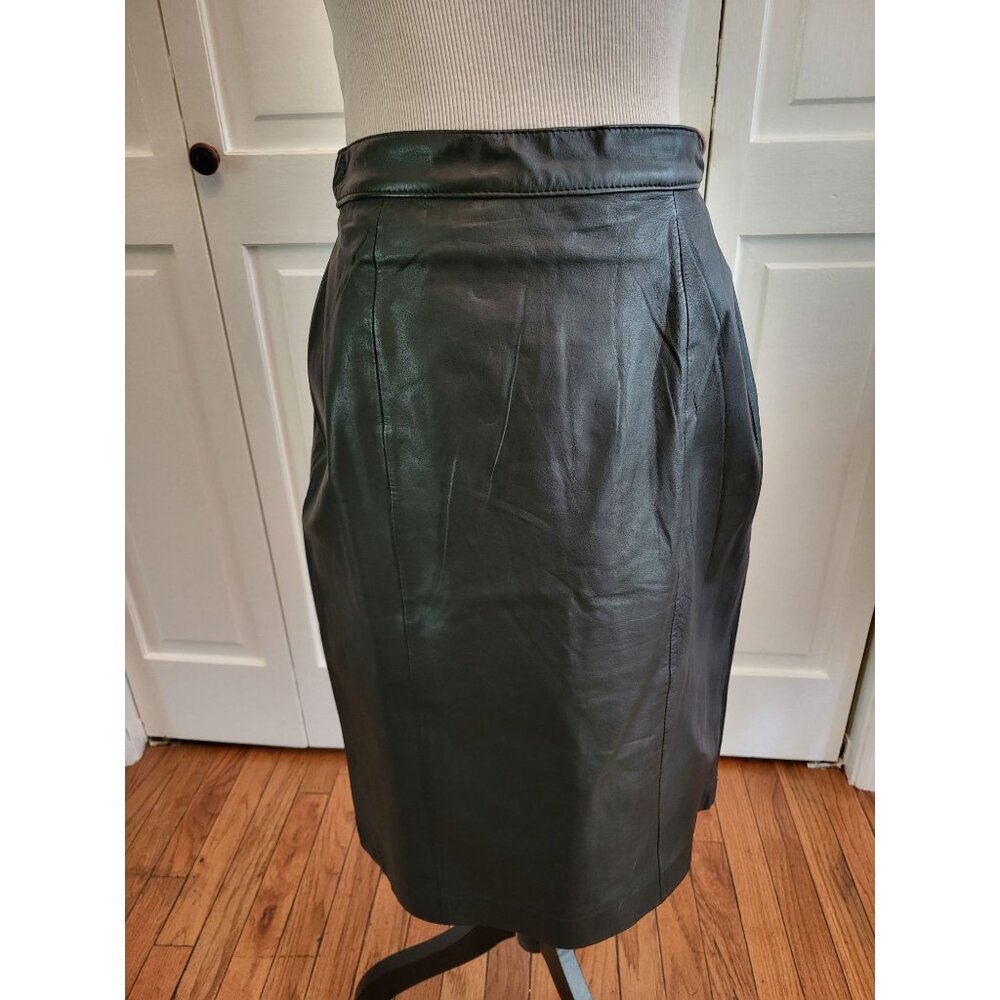 Black Leather Skirt sz  11/12  Minimal Goth Whimsygoth Biker Office Old Money